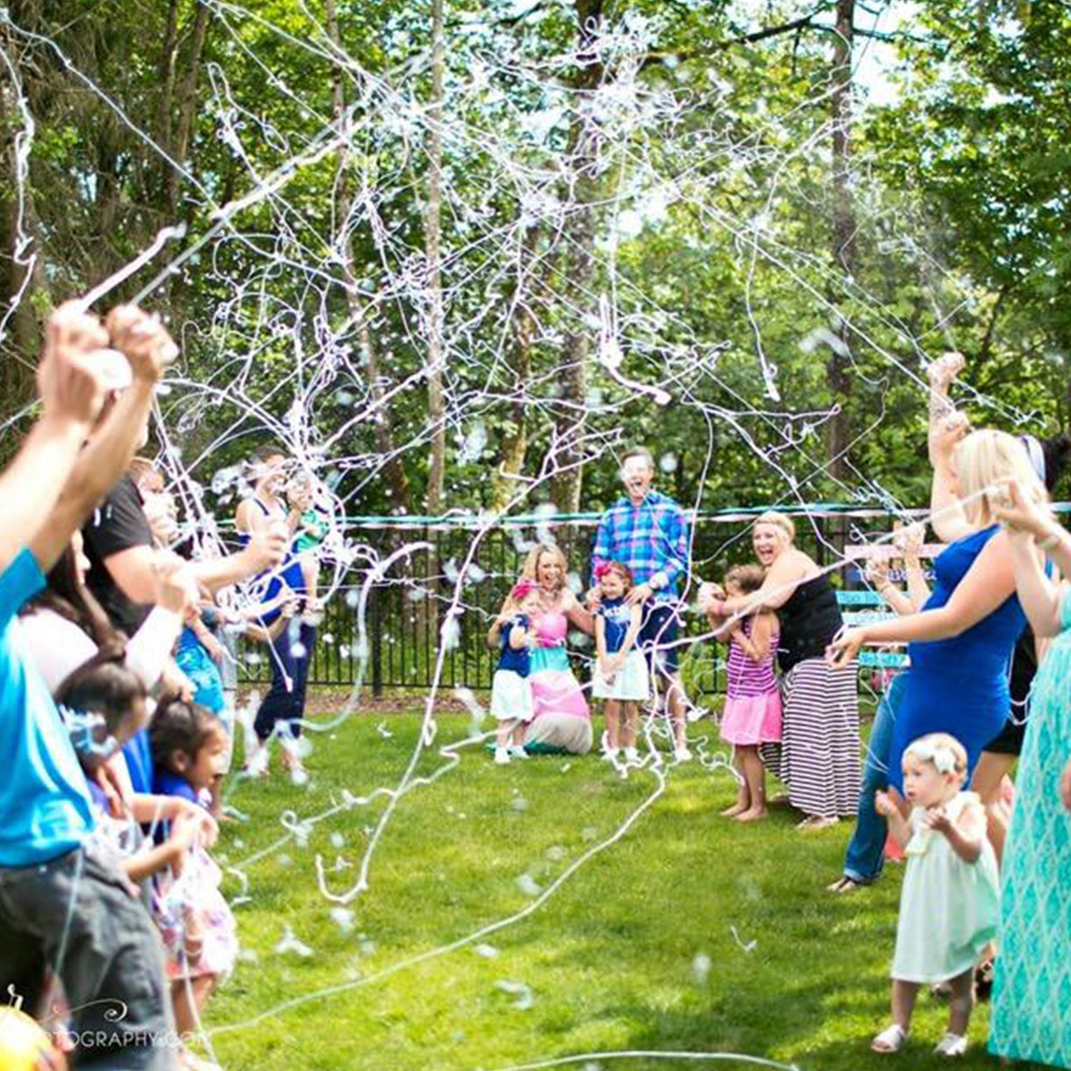 8082 Party Crazy Ribbon Spray used while doing parties and get-together celebrations and can be used by all kinds of people. DeoDap