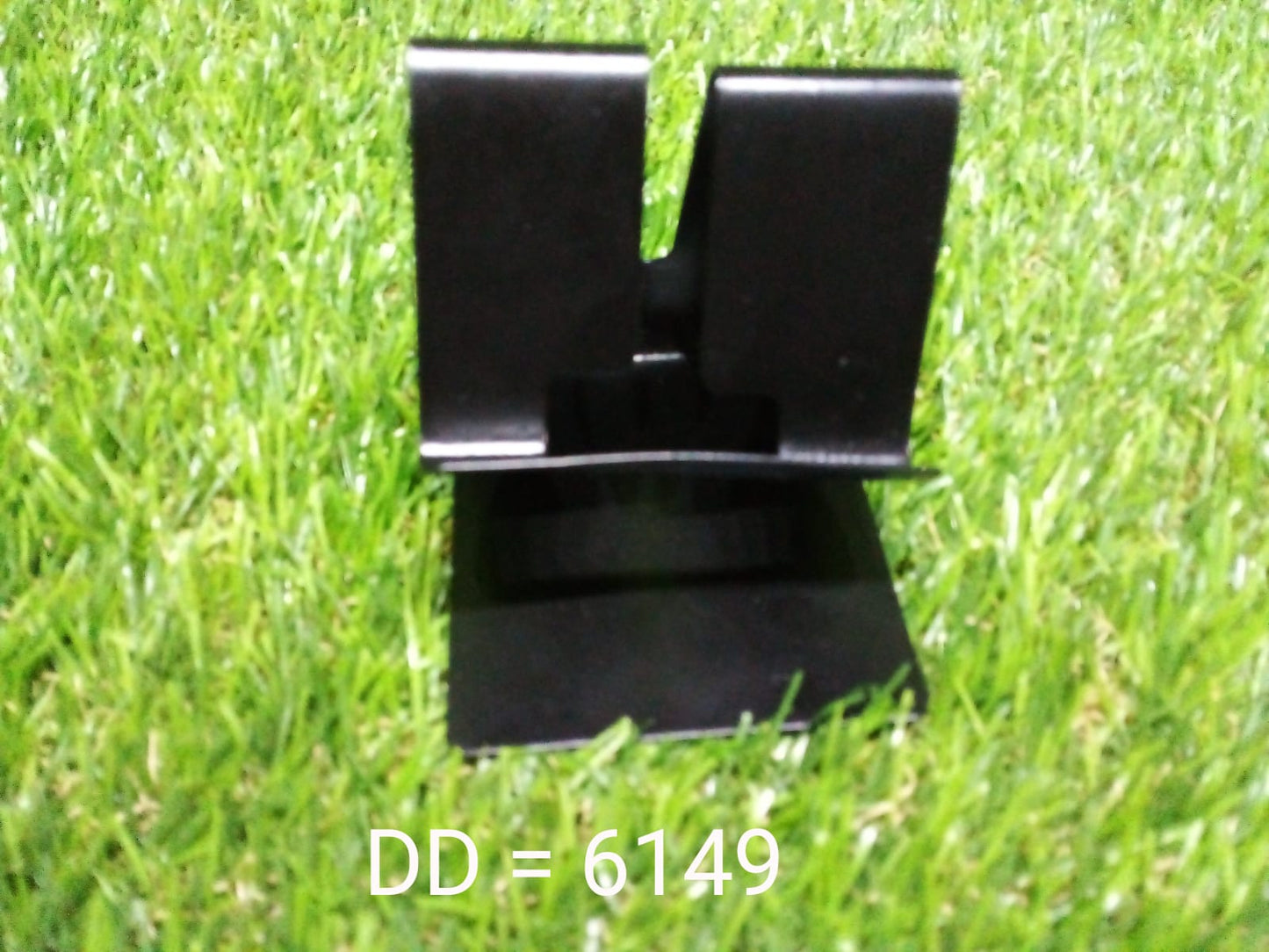 6149 Mobile Metal Stand widely used to give a stand and support for smartphones etc, at any place and any time purposes. DeoDap